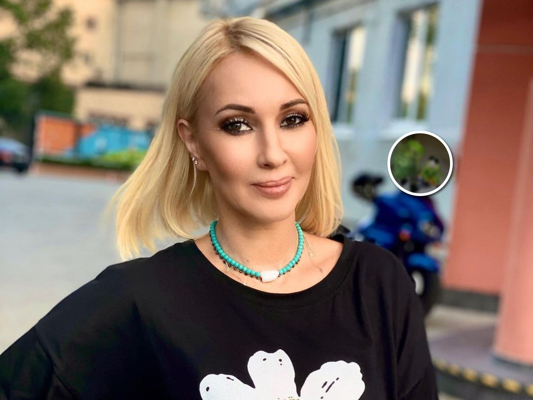 Два зеленых леопарда: Лера Кудрявцева с дочкой удивили необычными нарядами для прогулок